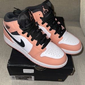 Air Jordan 1 Mid pink quartz/smoke grey 6.5Y